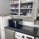Cosy 1 Bed Flat In East London X