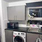 Cosy 1 Bed Flat In East London X