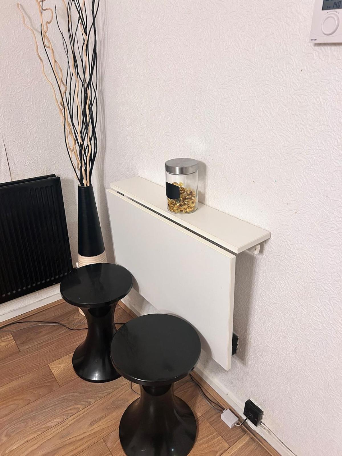 Cosy 1 Bed Flat In East X *